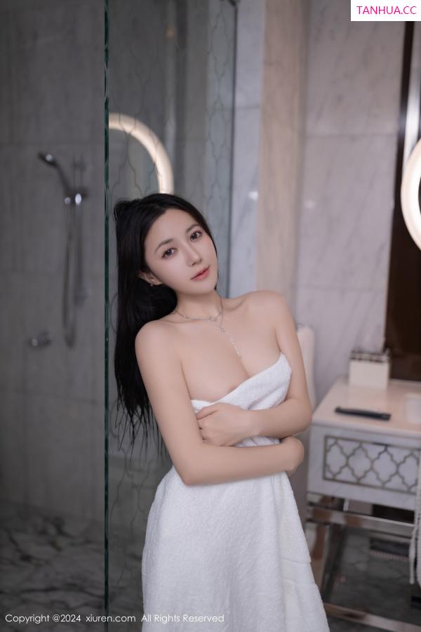 鱼子酱fish  [XiuRen]高清写真图 2024.08.16 No.9030 鱼子酱Fish 丝袜美腿第79张图片